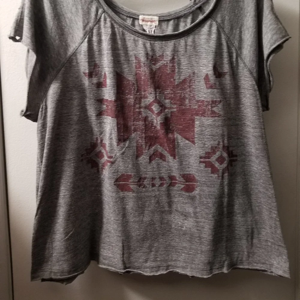 Boho crop top with brading detail short sleeve scoop neck - Picture 2 of 6